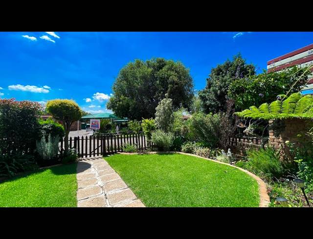 2 BEDROOM SIMPLEX FOR SALE IN EDENVALE CENTRAL